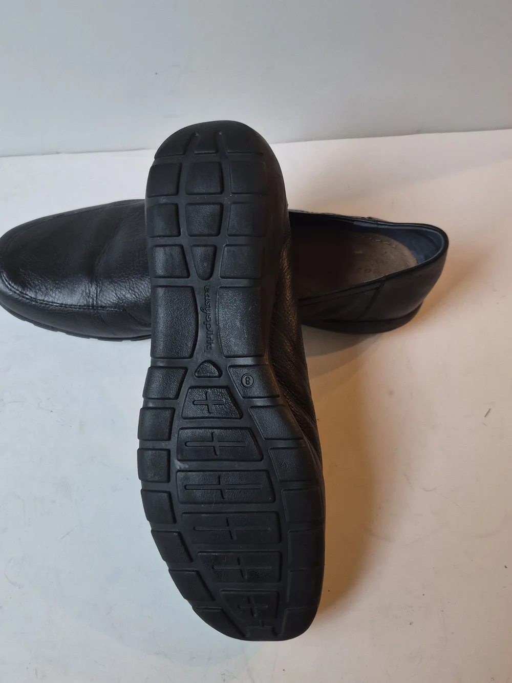 Easy Spirit Black Leather Slip-On Flats